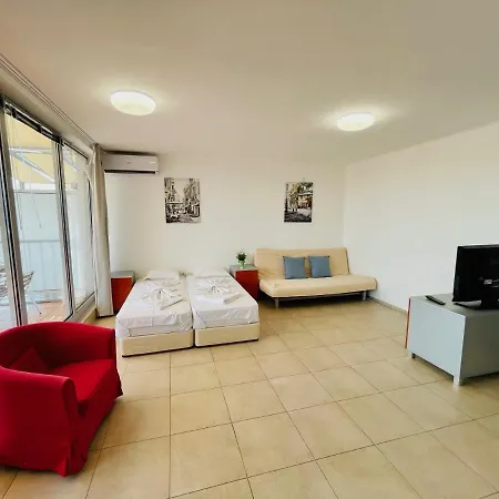 Panorama Coral Apartment *
